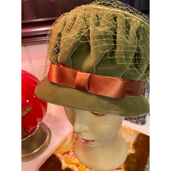 vintage 1960s olive green velvet hat with veil 60s mod ruched millinery net - Picture 2 of 5